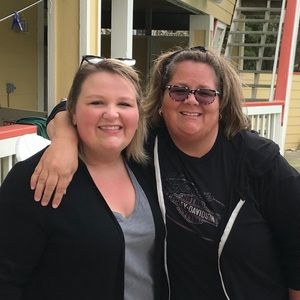 Meet your Posher, Laurie